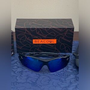 BEACOOL Men’s Polarized Sports Sunglasses (Black/Blue)